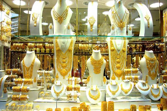 How To Make Money By Buying And Selling Gold