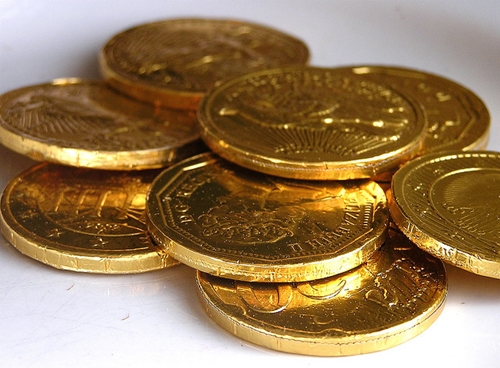 What's the Difference Between Gold Coins and Gold Bullion as an Investment?